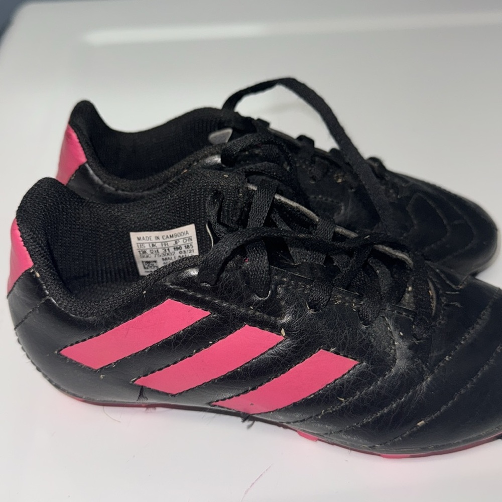 Adidas size 13 youth goletto girls black and pink cleats